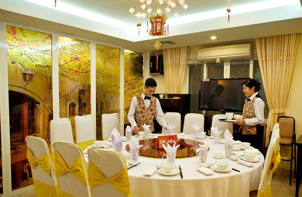 Dong Kinh A Hotel โฮจิมินห์ซิตี้ ภายนอก รูปภาพ