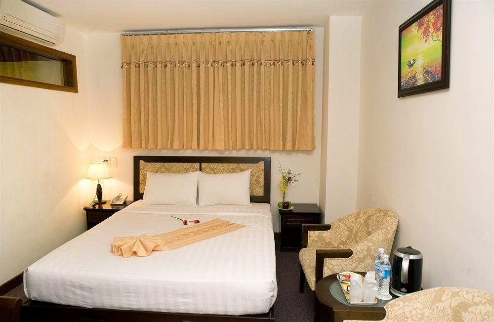 Dong Kinh A Hotel โฮจิมินห์ซิตี้ ภายนอก รูปภาพ