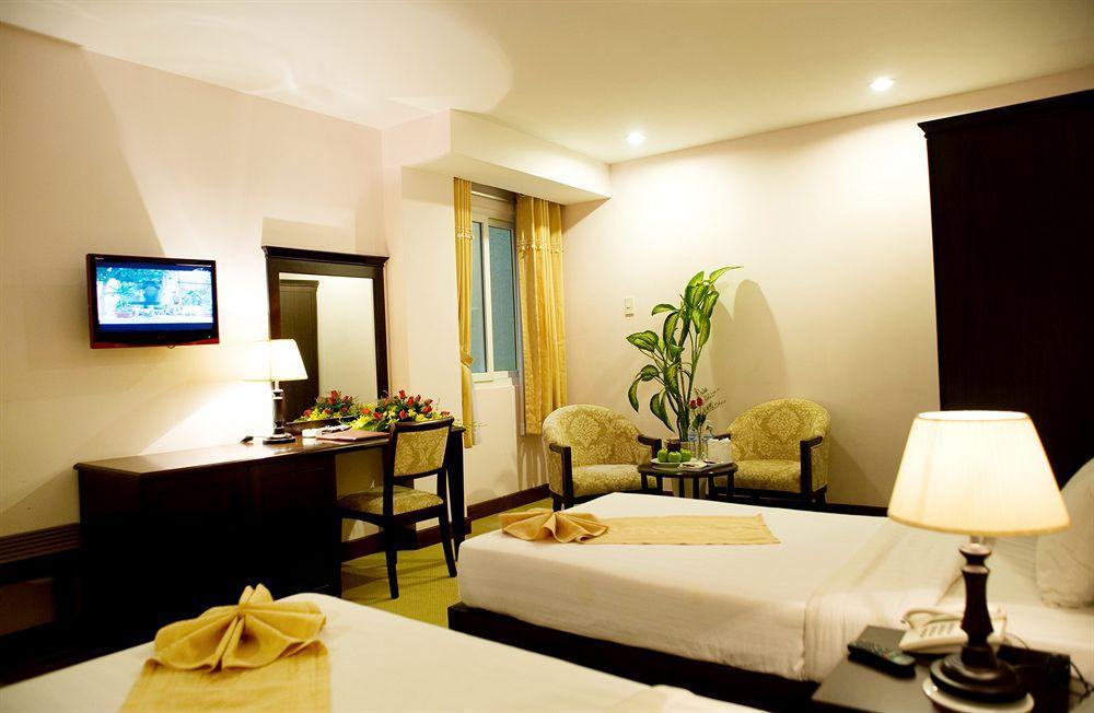 Dong Kinh A Hotel โฮจิมินห์ซิตี้ ภายนอก รูปภาพ