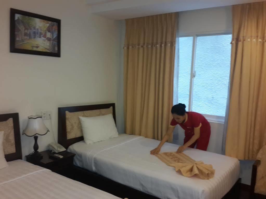 Dong Kinh A Hotel โฮจิมินห์ซิตี้ ภายนอก รูปภาพ
