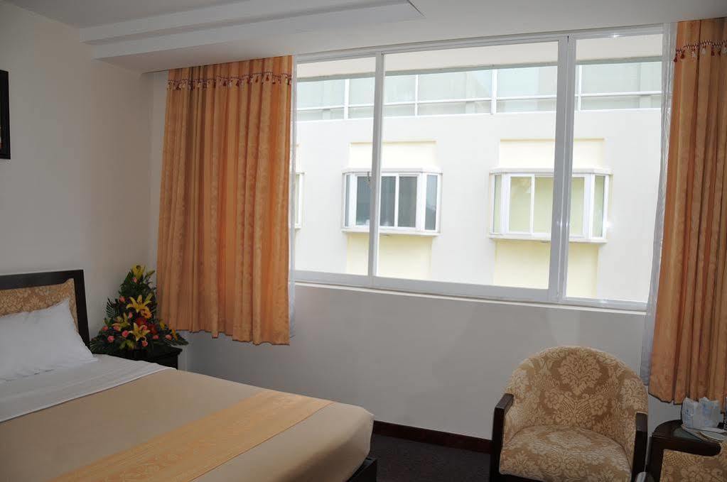 Dong Kinh A Hotel โฮจิมินห์ซิตี้ ภายนอก รูปภาพ