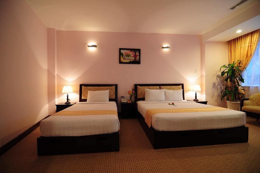 Dong Kinh A Hotel โฮจิมินห์ซิตี้ ภายนอก รูปภาพ