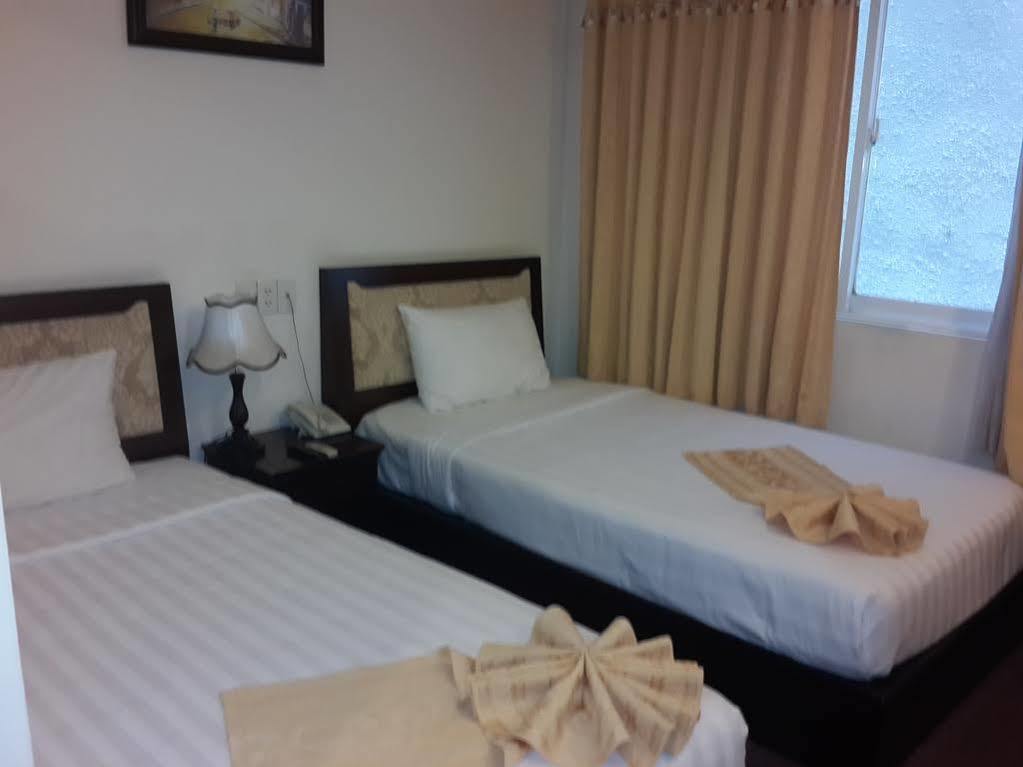 Dong Kinh A Hotel โฮจิมินห์ซิตี้ ภายนอก รูปภาพ