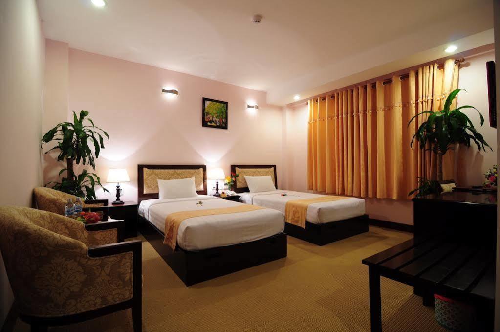 Dong Kinh A Hotel โฮจิมินห์ซิตี้ ภายนอก รูปภาพ