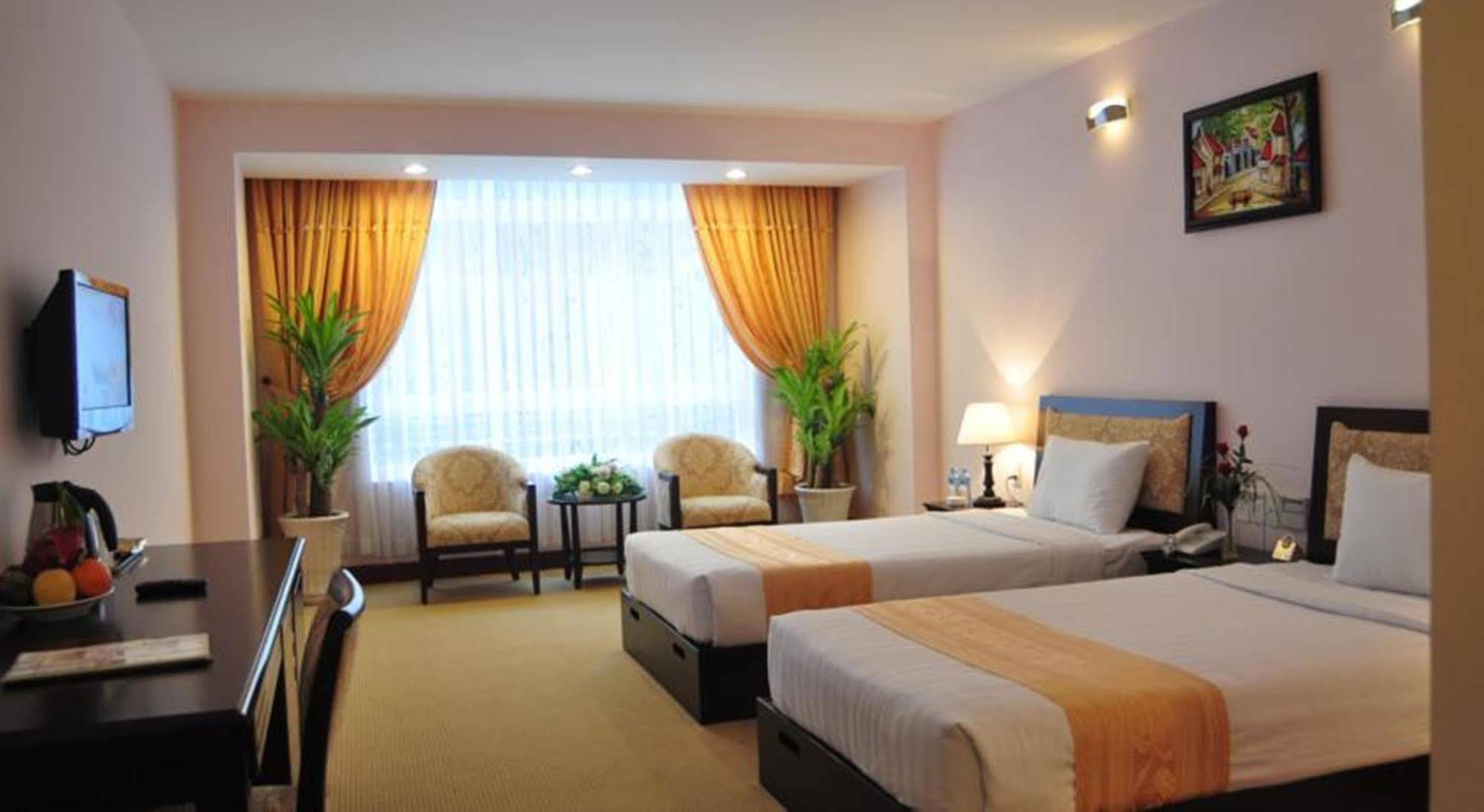 Dong Kinh A Hotel โฮจิมินห์ซิตี้ ภายนอก รูปภาพ